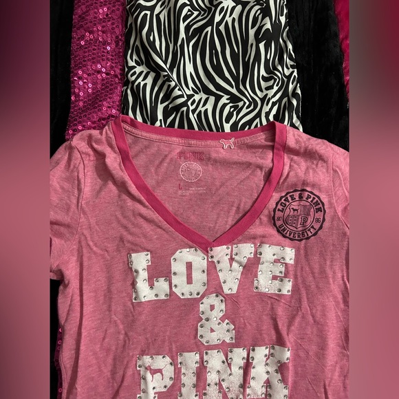 Pink Vs T shirt - Picture 2 of 2